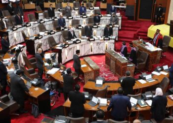 SIDANG DUN Selangor yang berlangsung hari ini bertafakur seminit bagi menghormati pemergian Allahyarham Abdul Khalid Ibrahim.