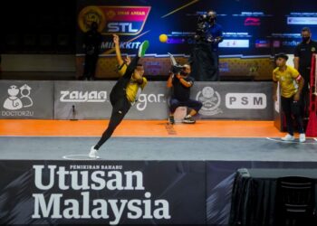 AKSI Anuwat Sombatdee ketika melakukan servis dalam STL 2021/2022.