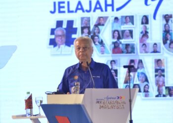 ISMAIL  Sabri Yaakob berucap pada Penutupan Jelajah Aspirasi Keluarga Malaysia Negeri Perak di Litar Dato' Sagor, Pasir Salak Perak. - UTUSAN/ZULFACHRI ZULKIFLI