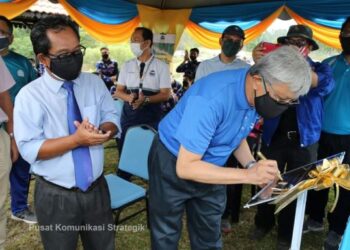 Mohamed Ridza Wahiddin pada Program Penanaman 100 Juta Pokok 2021-2025 Negeri Sembilan baru-baru ini.