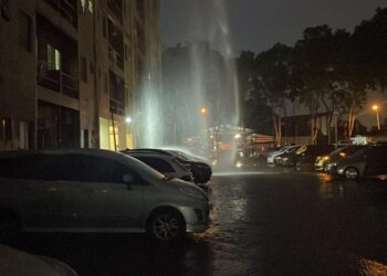 KEADAAN tangki air pecah di sebuah pangsapuri di Taman Mas, Sepang. - IHSAN IPD SEPANG