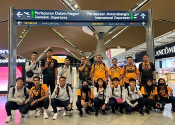 SKUAD sepak takraw kebangsaan berlepas ke Korea Selatan untuk menyertai Piala Dunia Sepak Takraw Istaf 2022 di Lapangan Terbang Antarabangsa Kuala Lumpur, Sepang, kelmarin.