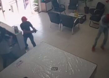 TANGKAP layar rakaman video yang tular dialammedia sosial.