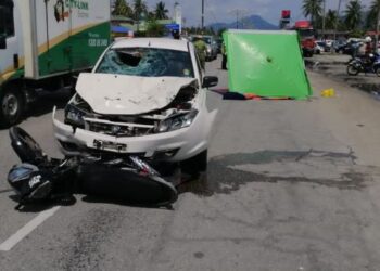 KEADAAN motosikal Demak dan kereta Proton Saga yang terlibat dalam kemalangan di Kilometer 99, Jalan Kuala Terengganu-Kuantan di Paka, Dungun, Terengganu, hari ini.