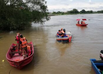 OPERASI mencari dan menyelamat seorang wanita yang dipercayai terjun ke dalam Sungai Perak berhampiran Jeti Durian Sebatang dekat Teluk Intan, Perak hari ini. 