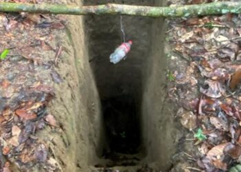 TEROWONG yang dikesan dipercayai hasil perlombongan haram di kawasan Sungai Bole di Hutan Simpan Ulu Segama Malua, Lahad Datu, Sabah. - IHSAN PGA