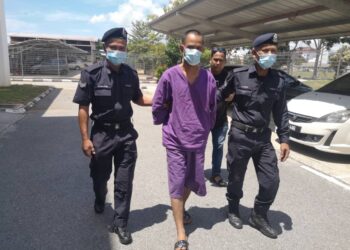 ADNAN Muhammad  didenda RM30,000 oleh Mahkamah Sesyen Besut, Terengganu kerana mendera seekor lembu dengan menetaknya menggunakan sebilah parang. - UTUSAN/ROSALINDA MD. SAID
