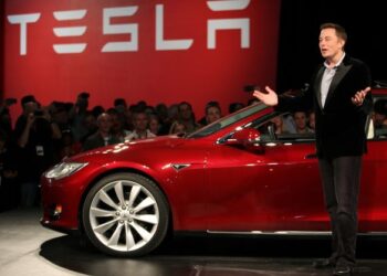 ELON Musk dilaporkan akan menjual lebih banyak sahamnya dalam Tesla. – AGENSI