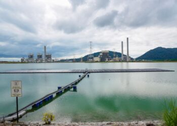 Stesen Janakuasa Sultan Azlan Shah (SJSAS), Manjung Perak merupakan stesen perintis projek
ladang solar terapung TNB.