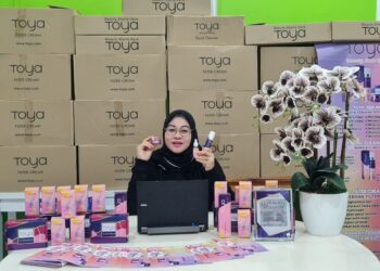 hazlina Hashim berjaya menghasilkan Toya Serum sehingga mampu menjana pendapatan lumayan, selain membantu suri rumah dan individu hilang kerja menambah pendapatan.