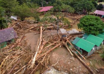 KEADAAN kawasan kampung yang terlibat selepas tragedi kepala air di Gunung Jerai beru-baru ini. - FOTO/SHAHIR NOORDIN