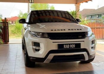 KENDERAAN utiliti sukan (SUV), Range Rover Evouqe milik jurutera dilarikan perompak yang memecah masuk kediamannya di Kampung Meraga Beris, Kijal, Kemaman, Terengganu, semalam. 