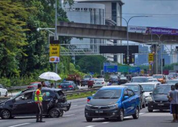 JIKA terbukti banyak kemalangan disebabkan faktor umur yang lanjut, maka wajar lesen memandu ditarik balik.