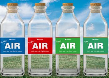 BOTOL udara segar dari England, Scotland, Wales dan Northern Ireland khas untuk mereka yang rindukan aroma udara kampung halaman. - CNN