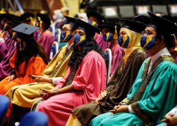 SISTEM pemilihan masuk ke universiti dicadang seperti di UK yang menggunakan saluran A Level. - GAMBAR HIASAN