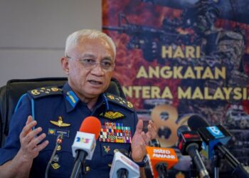 JENERAL TAN SRI AFFENDI 
BUANG TUDM