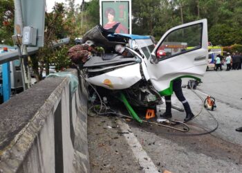 KEADAAN van persiaran yang terlibat kemalangan mengorbankan tujuh mangsa di Kilometer 4.8, Jalan Genting Highlands di Bentong, Pahang.