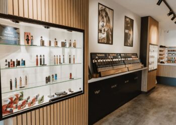 INDUSTRI vape berpotensi untuk memberi sumbangan besar kepada ekonomi negara dalam aspek percukaian dan mewujudkan peluang pekerjaan. - GAMBAR HIASAN