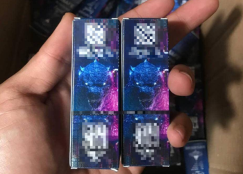 ANTARA cecair rokok elektronik yang dijual secara dalam talian dan mengandungi bahan terlarang.