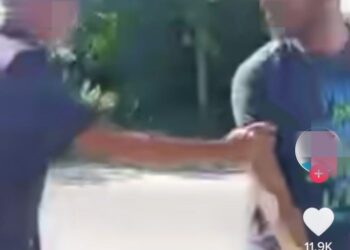 TANGKAP layar video provokasi terhadap pegawai polis yang tular di media sosial. - UTUSAN/MEDIA SOSIAL