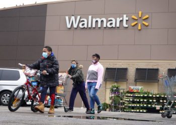 Walmart Inc. didakwa tidak mengendahkan amaran daripada ahli farmasi dan mengeluarkan ribuan preskripsi tidak sah ubat-ubat yang dijual sehingga mendorong berlaku krisis opiod di Amerika Syarikat. - AFP