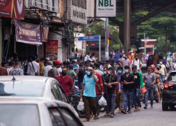 Warga asing kini didakwa pikat warga emas untuk tinggal lebih lama di Malaysia. - UTUSAN/AMIR KHALID