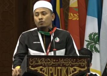 AHMAD FADHLI SHAARI