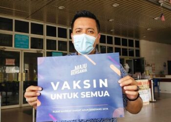 DR. Afif Bahardin ditemui selepas selesai menerima suntikan vaksin Covid-19 di Klinik Kesihatan Seberang Jaya, Pulau Pinang hari ini.