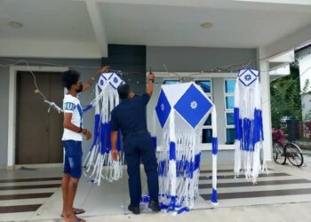 MPBP mengarahkan pemilik premis menurunkan kain yang digantung sehingga menimbulkan salah faham sebagai bendera Israel di perkarangan sebuah rumah di Taman Melur, Parit Imam, Batu Pahat, Johor.