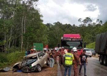 KEADAAN kemalangan yang meragut nyawa pasangan suami isteri dalam kejadian di Kilometer 54 Jalan Kluang - Mersing, Mersing.