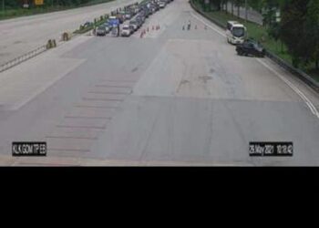 NOOR Hisham Abdullah berkongsi rakaman CCTV di lebuh raya menunjukkan situasi kesesakan di beberapa plaza tol dari Lembah Klang menuju keluar ke Pantai Timur.