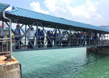 KEADAAN Jeti Sungai Pinang Kecil yang akan dinaik taraf untuk kemudahan penduduk Pulau Pangkor. - UTUSAN