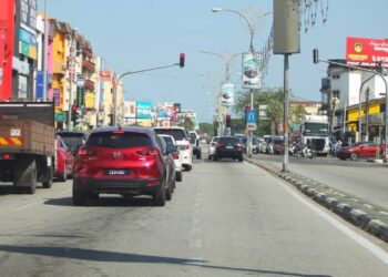 Tinjauan mendapati tiada lagi penjaja-penjaja di persimpangan lampu isyarat Taman Maju, Kota Bharu di sini semalam. – UTUSAN/ZULHANIFA SIDEK