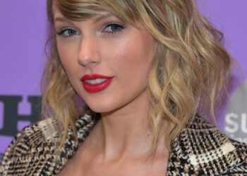 TAYLOR SWIFT