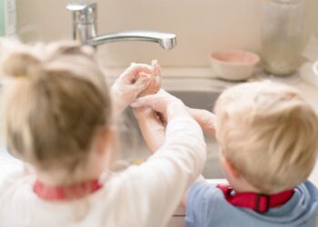 Latih anak menjaga kebersihan tangan sebagai pencegahan awal jangkitan.