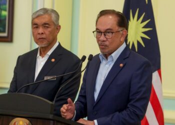 AHMAD Zahid Hamidi dilihat sebagai aset kepada Anwar Ibrahim.. - UTUSAN/FAISOL MUSTAFA