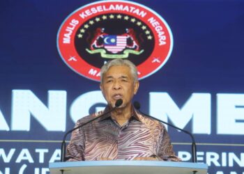 AHMAD Zahid Hamidi pada sidang akhbar selepas mempengerusikan JPTKK, di Putrajaya. - UTUSAN/FAISOL MUSTAFA