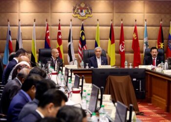 AHMAD Zahid Hamidi mempengerusikan Mesyuarat Jawatankuasa Pengurusan Bencana Pusat (JPBP) Bilangan 3 Tahun 2022 di Perdana Putra, Putrajaya. - UTUSAN/FAISOL MUSTAFA