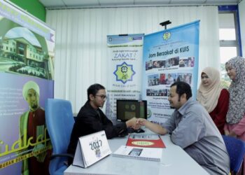 MEMBAYAR zakat kepada institusi zakat seprti Lembaga Zakat Selangor dapat membantu meningkatkan agihan kepada asnaf.